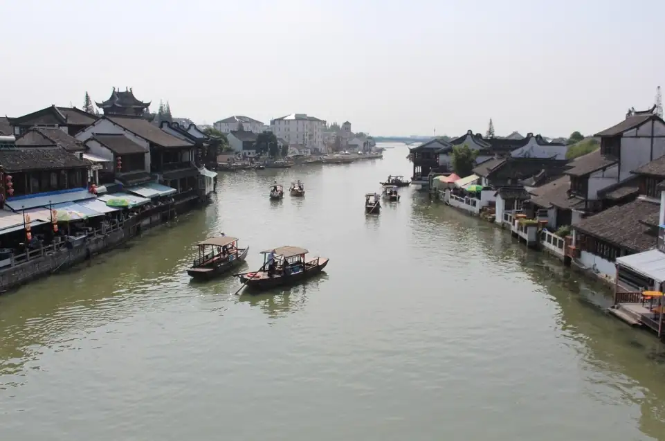 Boats traveling along the canal in Zhujiajiao